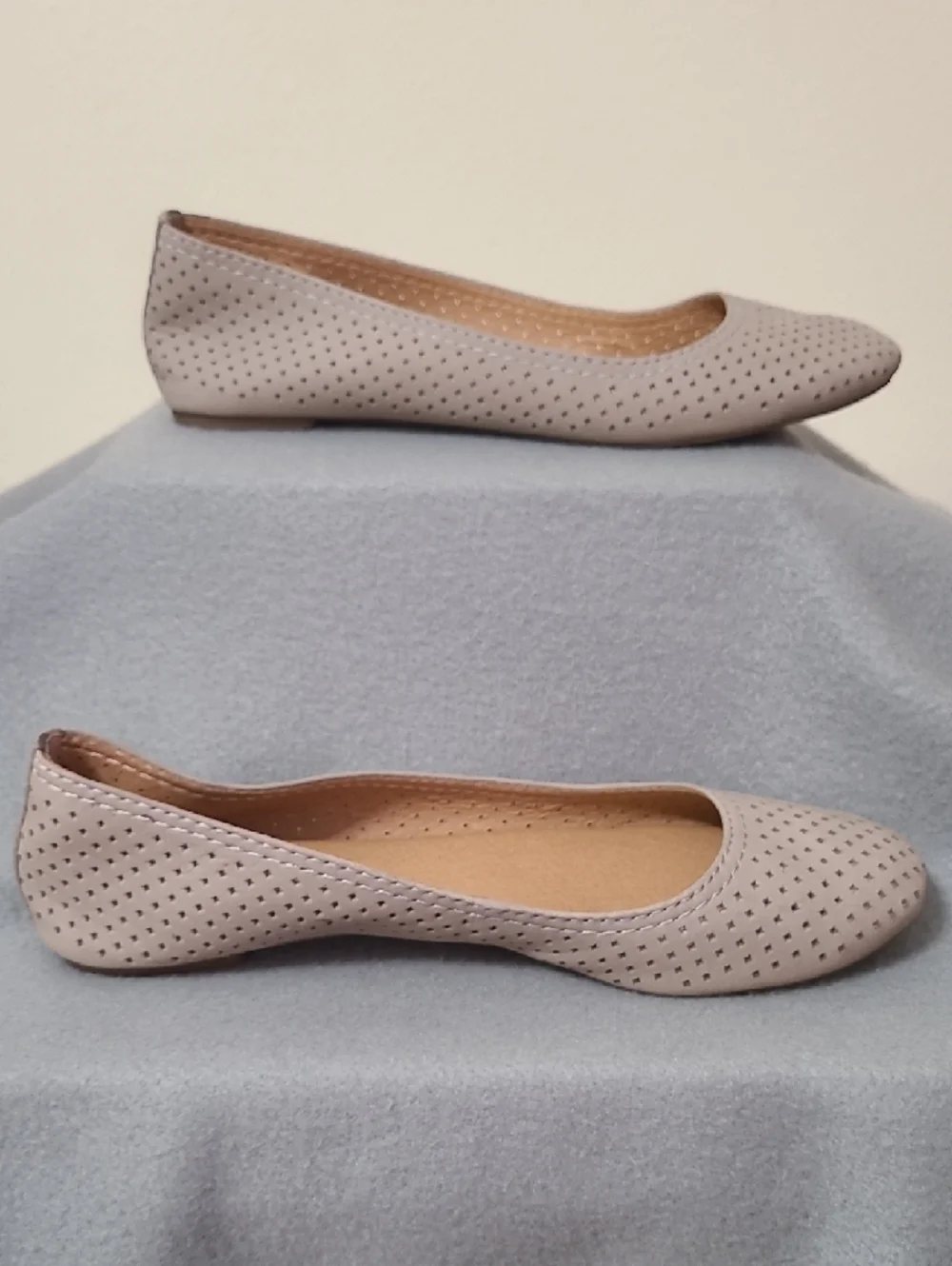 Lucky Brand Taupe Perforated Leather Ballet Flats - Size‎ 9M